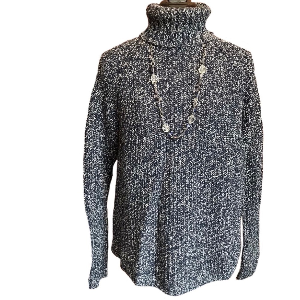 H&M Navy and White Turtleneck Sweater